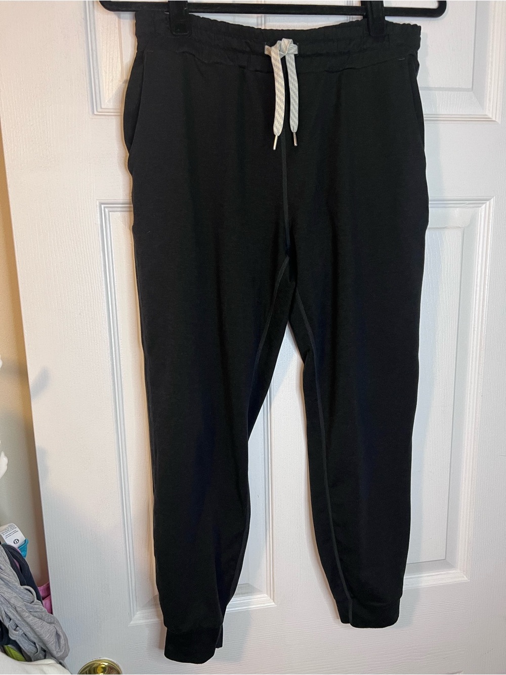 #661 Vuori Performance Jogger VW303 DreamKnit Black Women’s Small